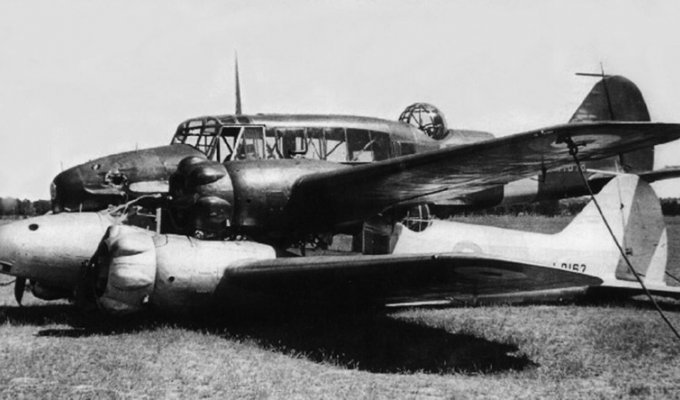29 сентября 1940 года в воздухе над Австралией произошло странное столкновение (4 фото)