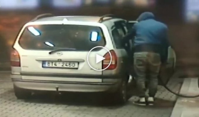 Польский водитель захотел уехать не заплатив за дорогой бензин