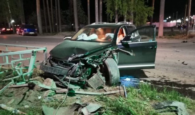 Пьяный водитель с собакой попал в серьёзное ДТП под Екатеринбургом (6 фото + 1 видео)