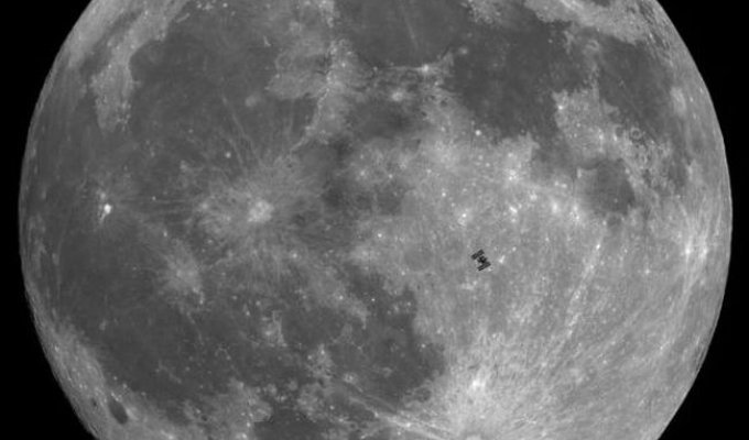 Луна 2012 года (12 фото)