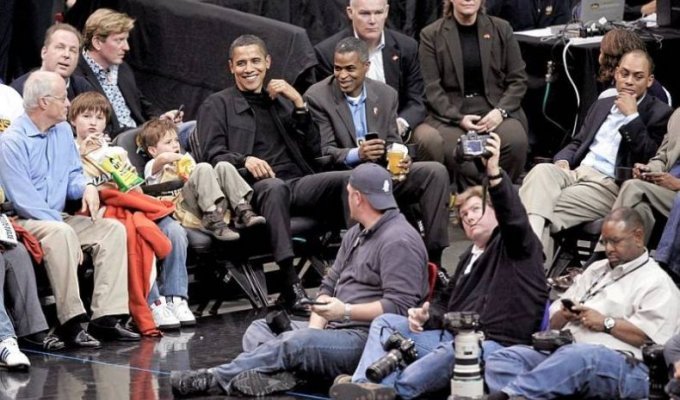  Обама сходил на баскетбол (11 Фото)