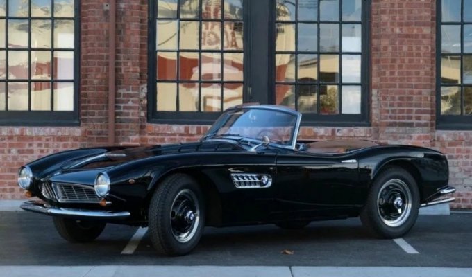 Два миллиона долларов за старую машину: одну из редчайших моделей BMW выставили на аукцион (23 фото + 2 видео)