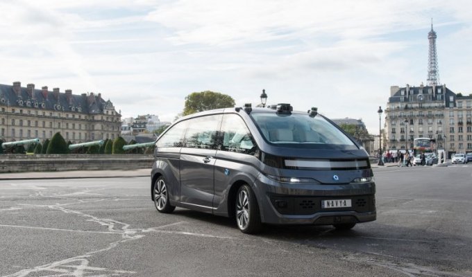 В Париже тестируют беспилотное такси (9 фото + 1 видео)