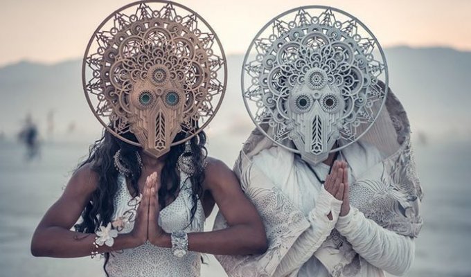 Свадьба в футуристическом стиле на фестивале Burning Man (37 фото)