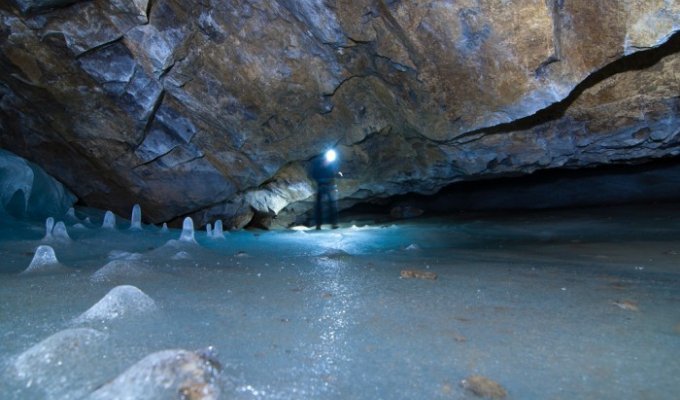 Ледовые пещеры (26 фото)