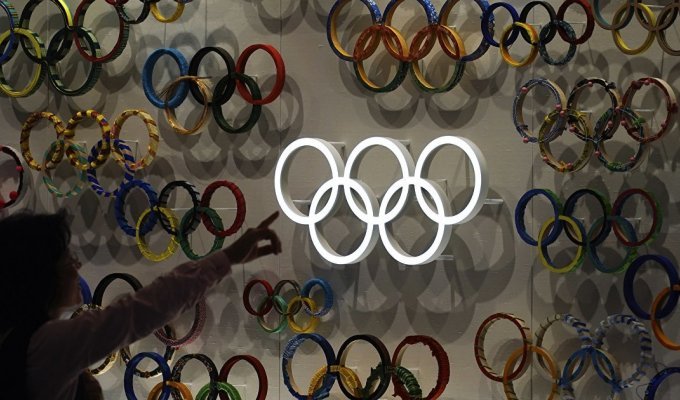 Белые кольца японской Олимпиады: недоразумение или осознанный выбор? (2 фото)