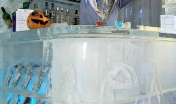 Недавно в Санкт-Петербурге открылся бар, сделанный изо льда (19 фотографий)