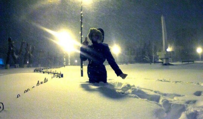 Сильнейший снегопад парализовал Киев на несколько дней (90 фото)