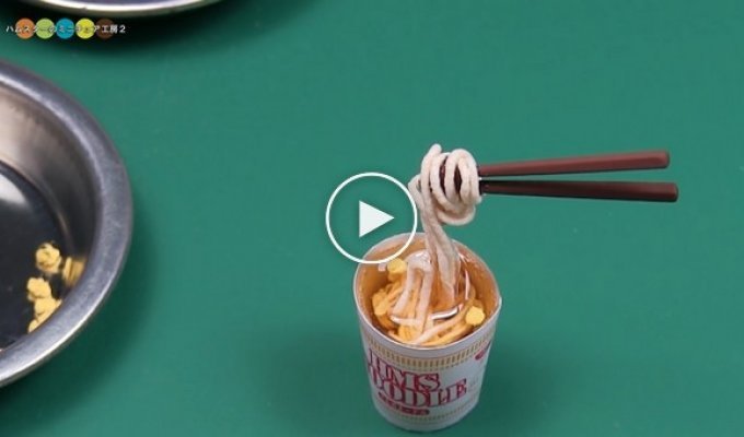 Потрясающе реалистичная миниатюра японского блюда