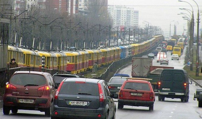  Пробка трамваев в Киеве