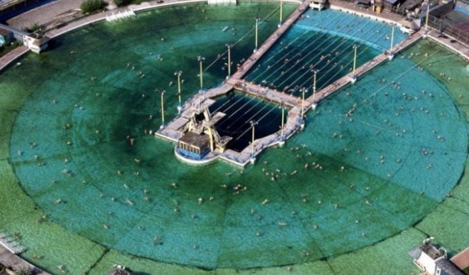 Самый большой бассейн в СССР, построенный на месте взорванного храма Христа Спасителя (6 фото)