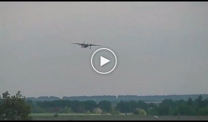 Момент падения самолета Ан–26 в Саратовской области попал на видео