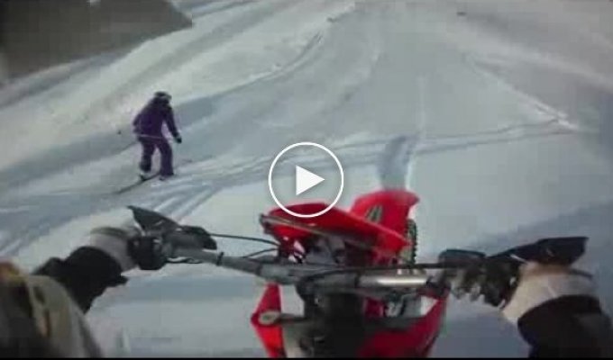 Кто быстрее мотоцикл или лыжник