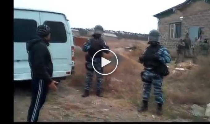 В оккупированном Крыму вооруженные ФСБшники опять трясут крымских татар