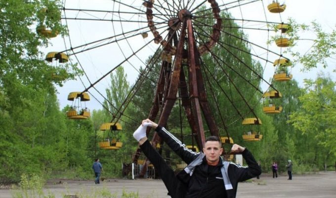 Молодежь прется в Припять, чтобы сделать "смешные" фото (35 фото)