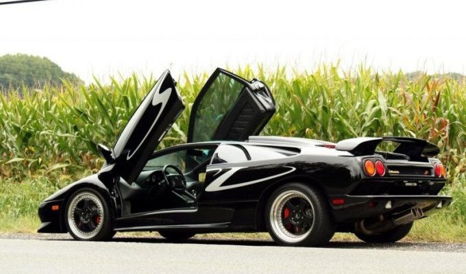 Утолите жажду скорости с этим Lamborghini Diablo SV 1998 года (31 фото + 1 видео)