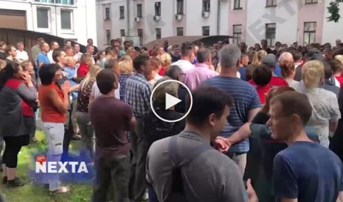 В Беларуси начинаются массовые забастовки рабочие заводов вышли протестовать