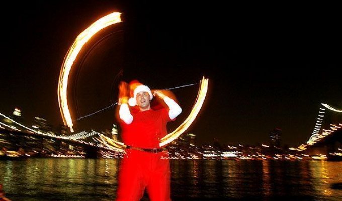 Фестивали Санта-Клаусов в Нью-Йорке и Дерри (19 фото)