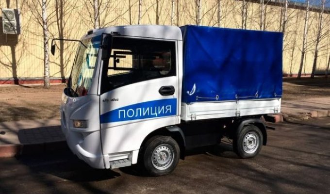 Туламашзавод начал производство электромобилей "Муравей" для полиции (4 фото)