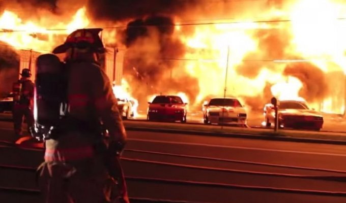 Пожар на съемочной площадке: десятки Chevrolet сгорели в огне (10 фото + 1 видео)