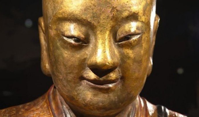 Древняя статуя Будды скрывала страшную тайну (3 фото)