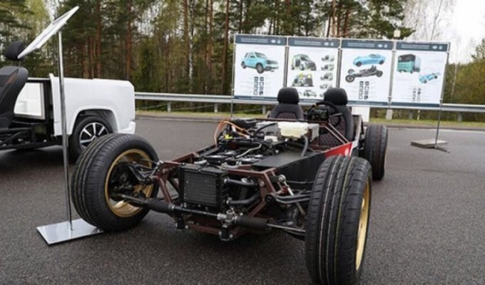 Лукашенко показали автомобиль, способный конкурировать с Тесла (9 фото + 1 видео)