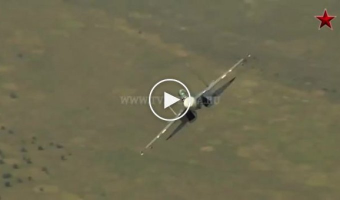 Воздушная съемка полета СУ-30см