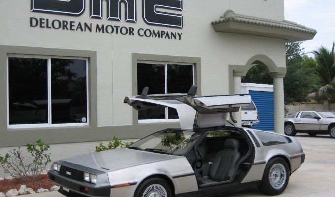 История компании DeLorean (12 фото)