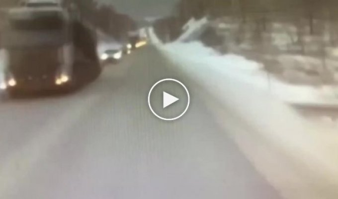 Видео аварии с командой хоккеистов под Челябинском