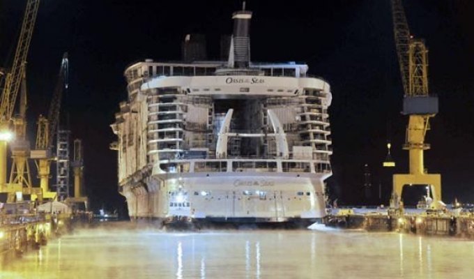 Oasis of the Seas спущен на воду (10 фотографий)