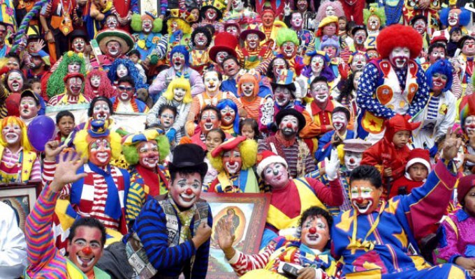 Парад клоунов в Мексике (15 фото)