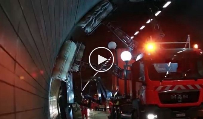 Роботизированная машина для чистки тоннелей за работой