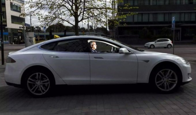 Финский таксист проехал свыше 400 000 километров на Tesla Model S (3 фото)