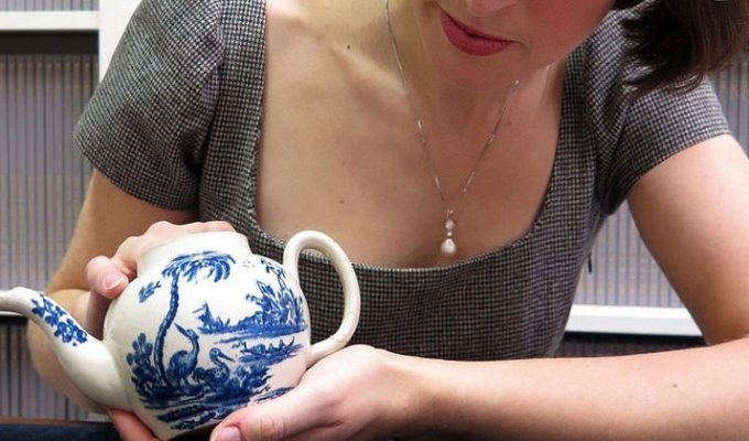 Британец продал за 800,000$ старинный чайник, купленный им ранее за 20$ (5 фото)