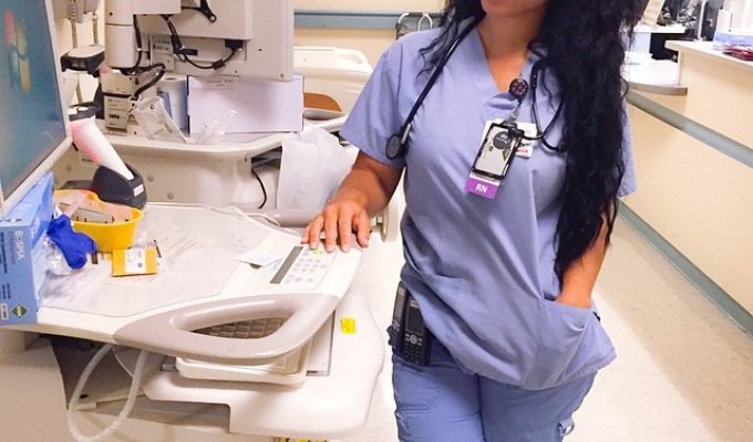 Самая сексуальная медсестра Instagram (24 фото)