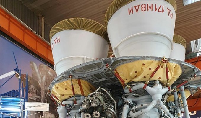В России собран самый мощный ракетный двигатель РД-171МВ (4 фото)