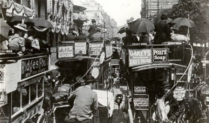 Пробки на дорогах 100 лет назад (12 фото)