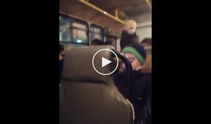 В Петрозаводске пожилая дама спровоцировала скандал в автобусе