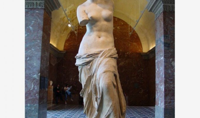 Как Венера Милосская лишилась своих рук? (5 фото)