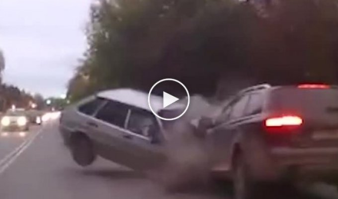 Столкновение трех автомобилей в Екатеринбурге