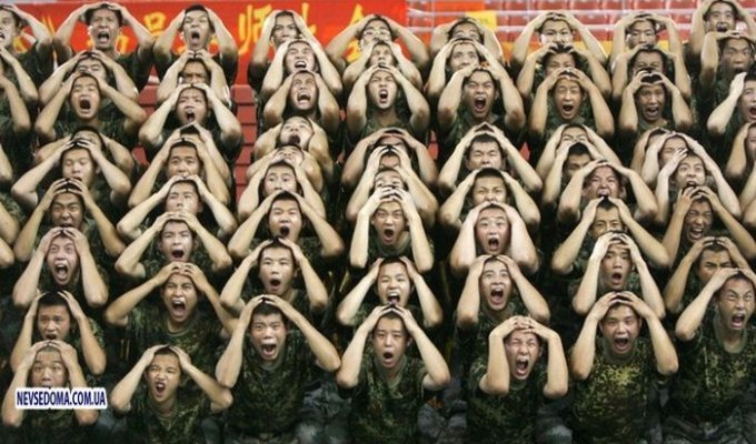 Китайская армия отжигает (12 фото)