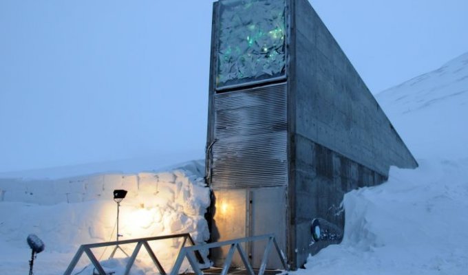 Глобальное зернохранилище в Норвегии (23 фото)