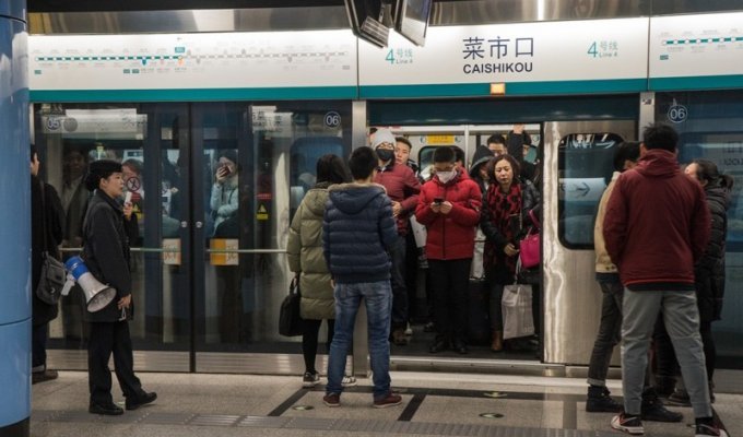 Пекинское метро: будущее уже наступило (24 фото + 1 видео)