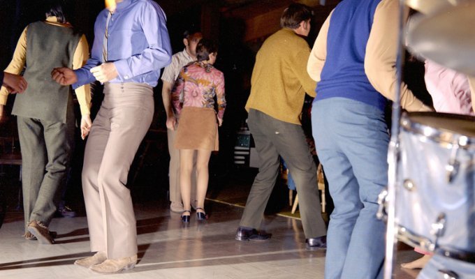 Машина времени. Танцы в клубе 1970 (6 фото)