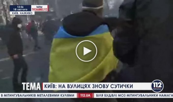 Майдан. Активисты захватили в плен сотрудников милиции