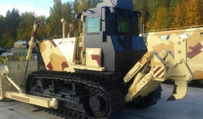 Бронированный бульдозер Б10М2.5000СЗ-Е1Н от Челябинского тракторного завода (4 фото)