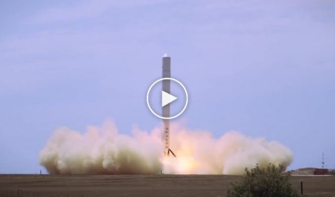 Falcon 9R взлетел на один километр и приземлился