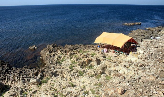 Место для летнего отдыха: Тарханкут (12 фото)