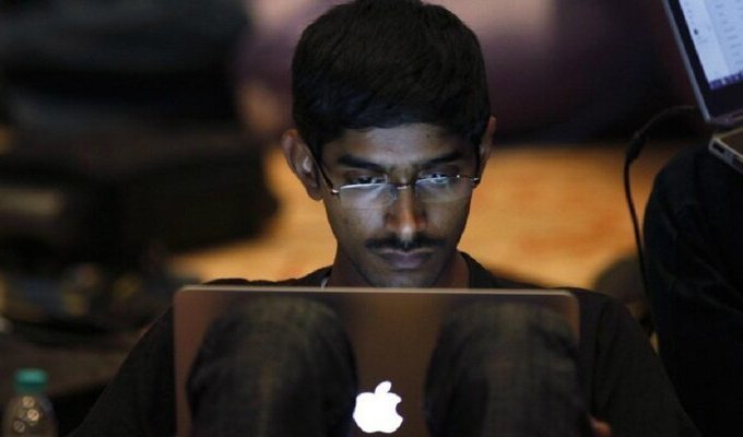 Индия вводит тотальный контроль над интернетом (7 фото)