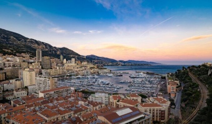 Необыкновенная жизнь в Монако, где каждый третий - миллионер (12 фото)
